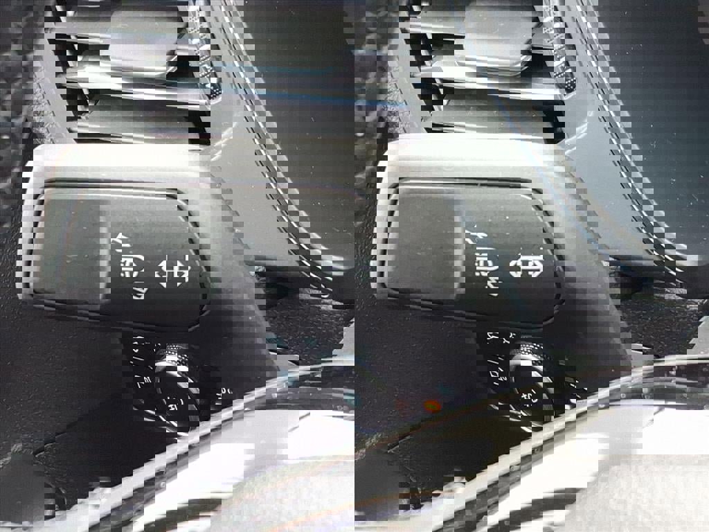 Certified 2025 Ford Escape Premium w/ PHEV Premium Package image 22