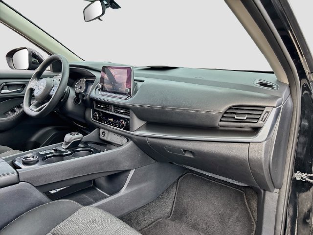 Used 2024 Nissan Rogue SV AWD/4WD image 26