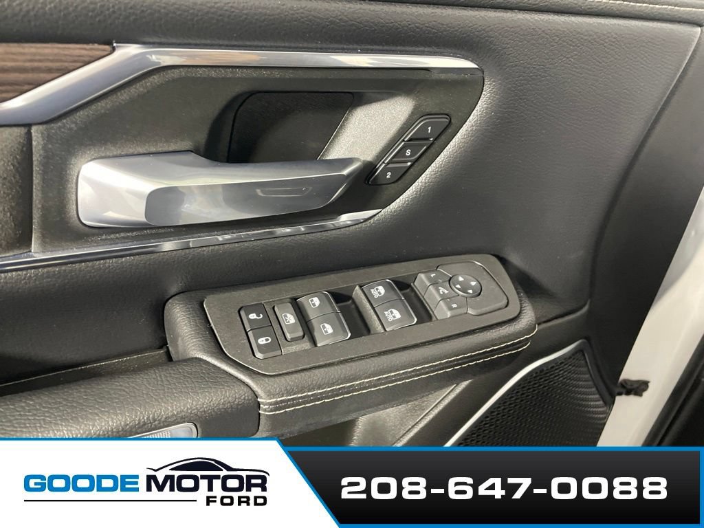 Used 2025 RAM 1500 Laramie AWD/4WD image 10