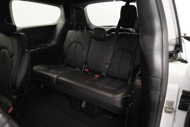 Used 2025 Chrysler Pacifica Select FWD image 26