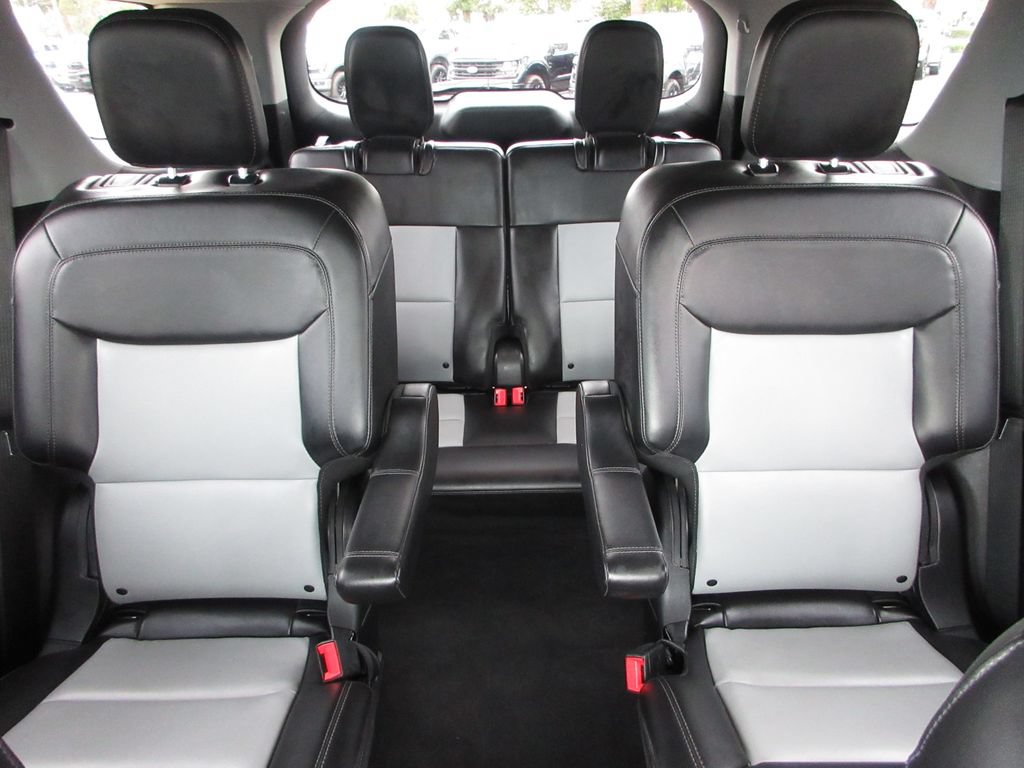 Certified 2023 Ford Explorer XLT w/ Equipment Group 202A RWD image 24