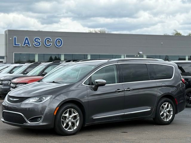 Used 2019 Chrysler Pacifica Limited FWD image 1