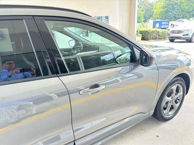 Certified 2023 Ford Escape ST-Line w/ Tech Pack #1 FWD image 10