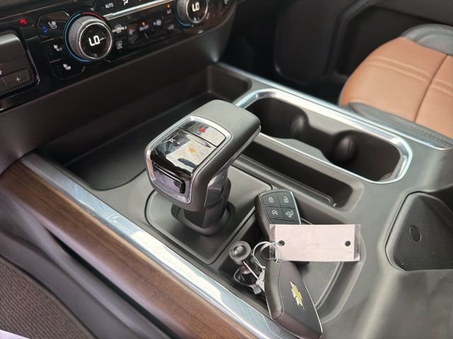 Used 2025 Chevrolet Silverado 1500 High Country w/ Technology Package image 9