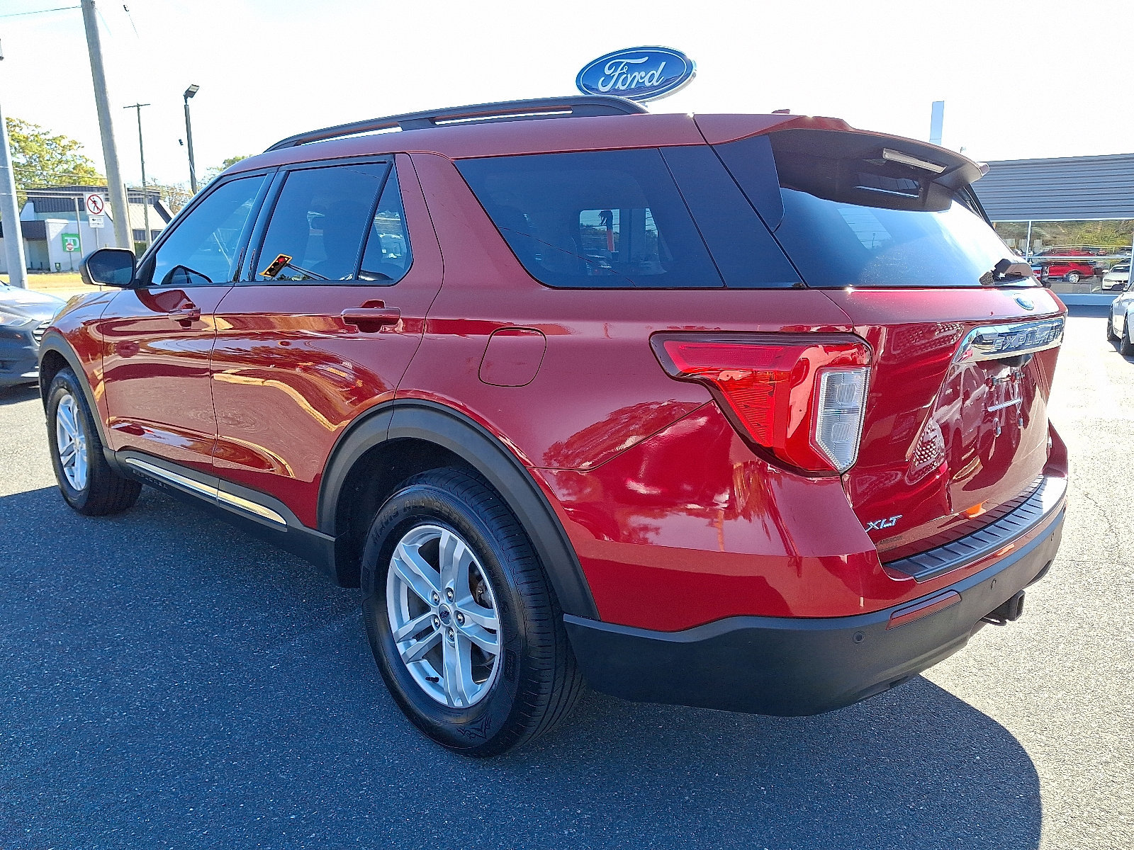 Certified 2020 Ford Explorer XLT w/ Comfort Package image 7