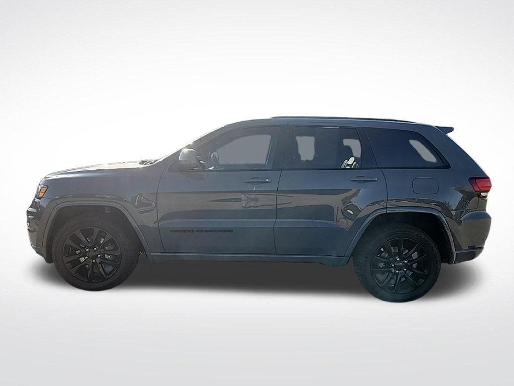Used 2019 Jeep Grand Cherokee Altitude AWD/4WD image 4
