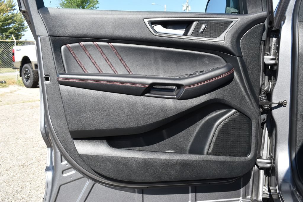 Certified 2024 Ford Edge ST-Line AWD/4WD image 23