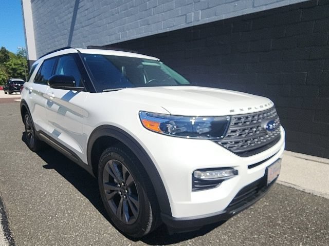 Certified 2024 Ford Explorer XLT w/ Equipment Group 202A AWD/4WD image 8