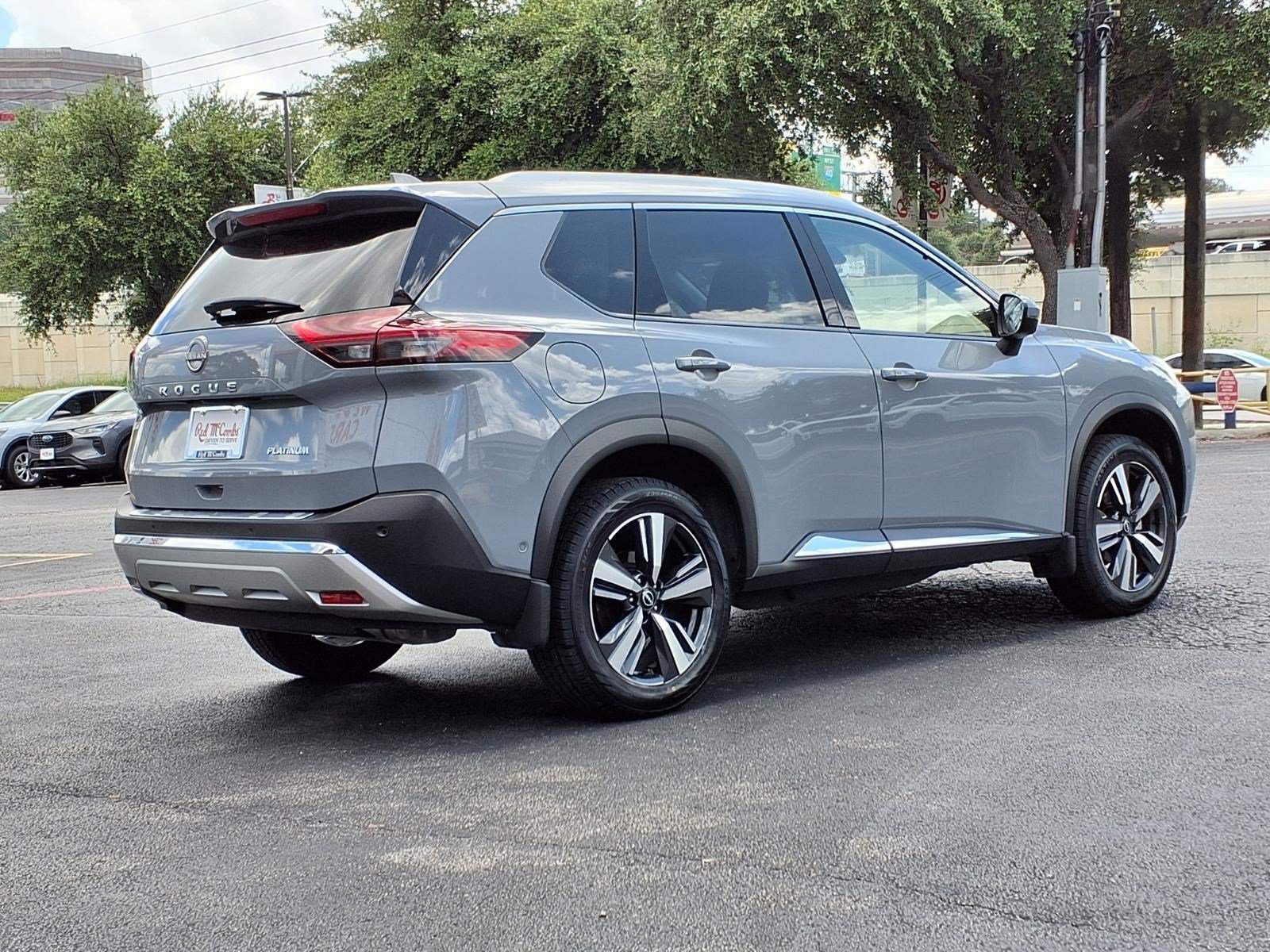 Used 2023 Nissan Rogue Platinum w/ Platinum Premium Package FWD image 6