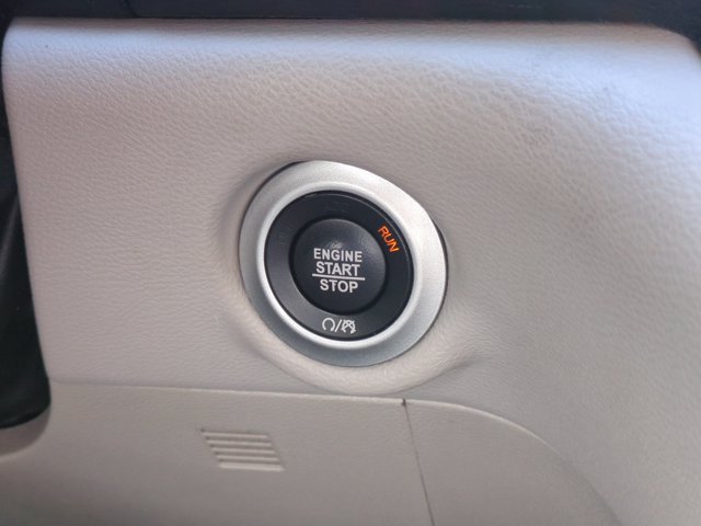 Used 2019 Chrysler Pacifica Touring-L FWD image 26
