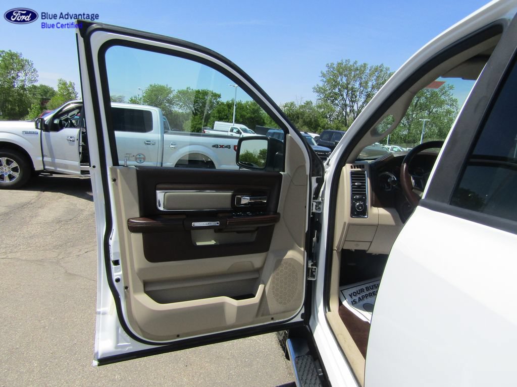 Used 2017 RAM 1500 Laramie w/ Convenience Group AWD/4WD image 28