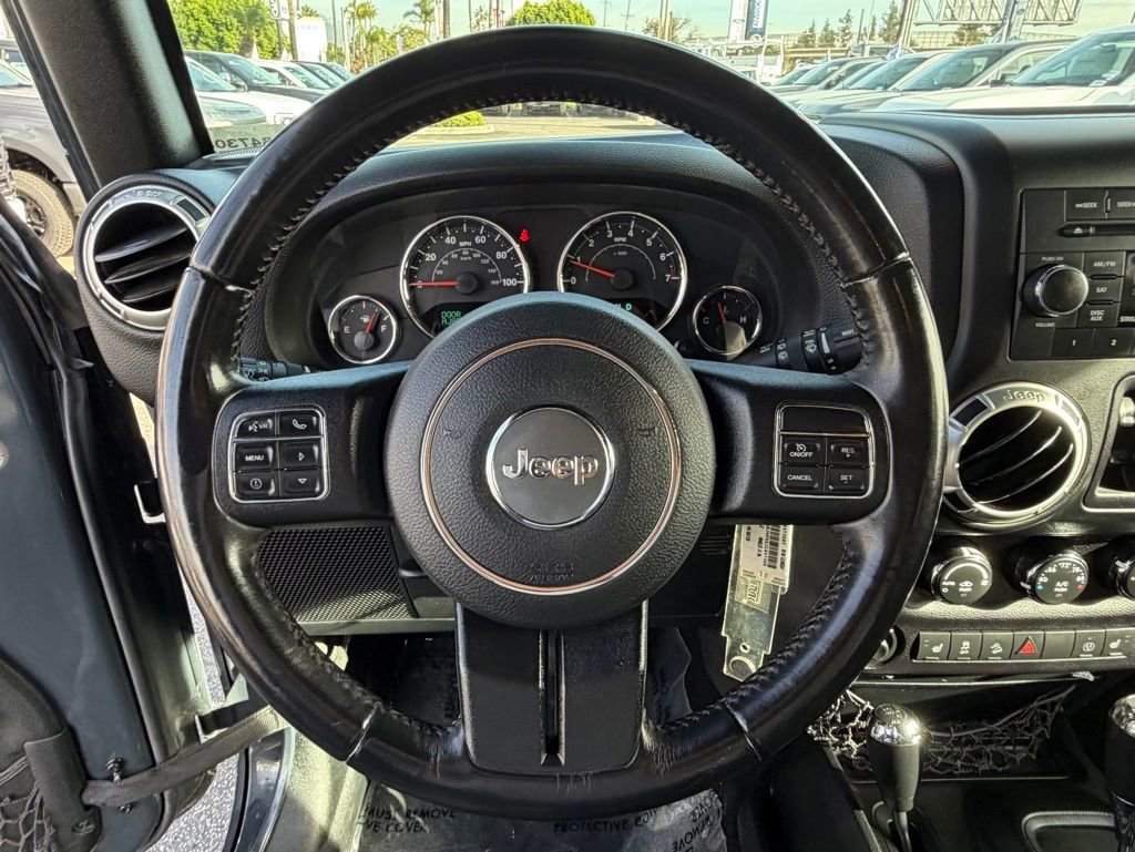 Used 2018 Jeep Wrangler Unlimited Rubicon w/ Connectivity Group image 21