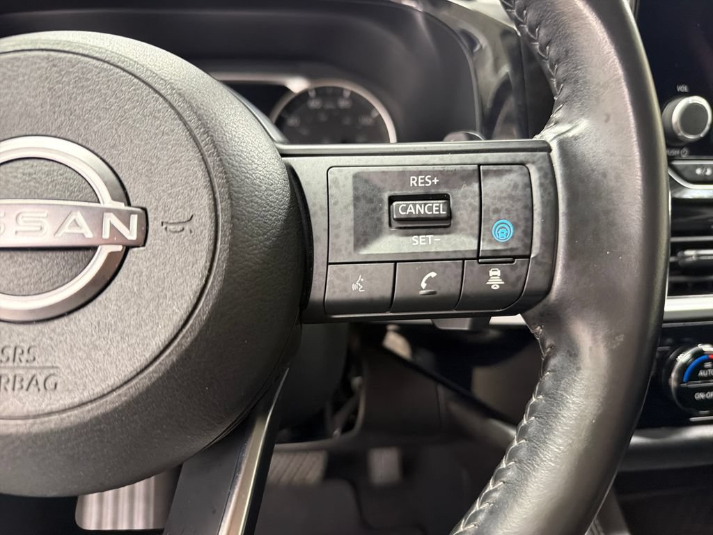 Used 2025 Nissan Pathfinder SV FWD image 21