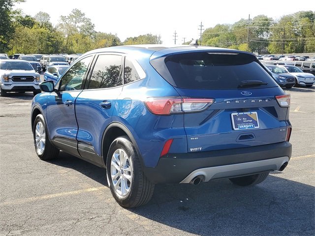 Certified 2022 Ford Escape SE w/ Cold Weather Package image 2