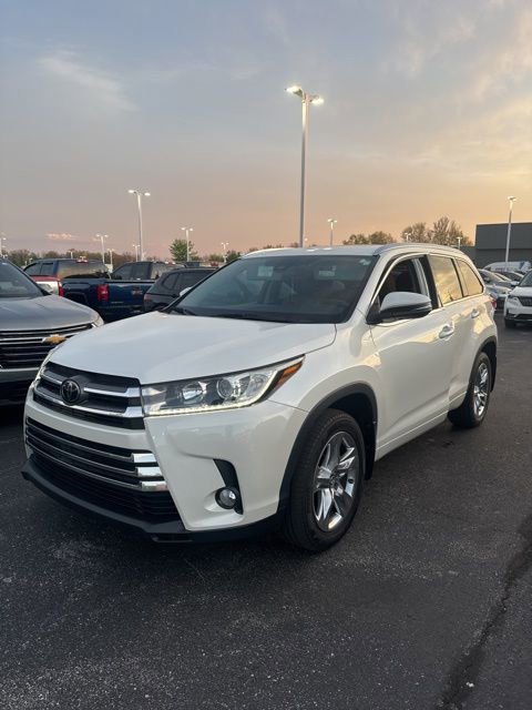 Used 2018 Toyota Highlander Limited AWD/4WD image 2