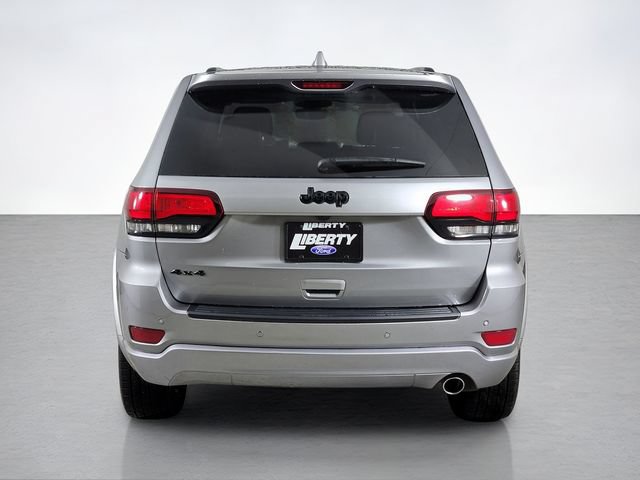 Used 2020 Jeep Grand Cherokee Altitude AWD/4WD image 4