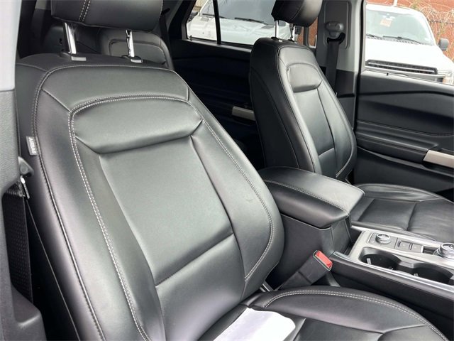 Certified 2022 Ford Explorer XLT w/ Equipment Group 202A image 26