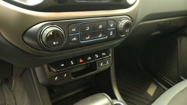 Used 2020 Chevrolet Colorado Z71 AWD/4WD image 18