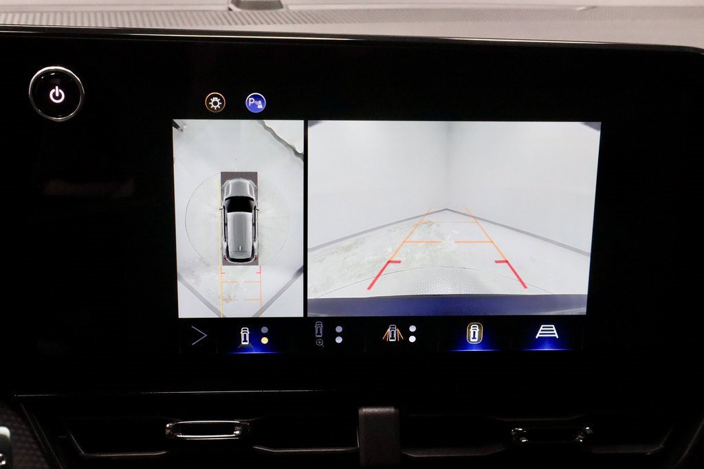 Used 2025 Chevrolet Equinox RS w/ Safety and Technology Package image 9