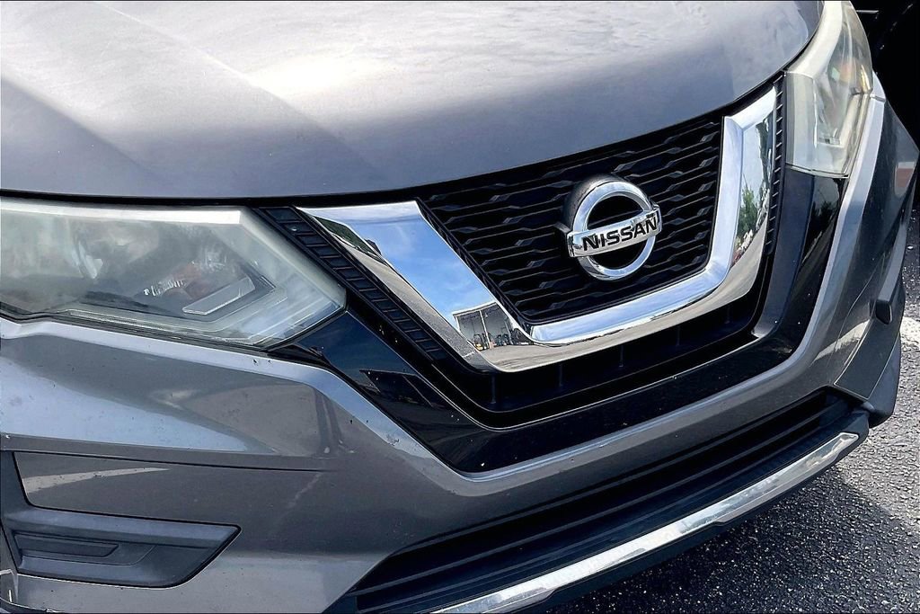 Used 2017 Nissan Rogue SV w/ Midnight Edition Package FWD image 24