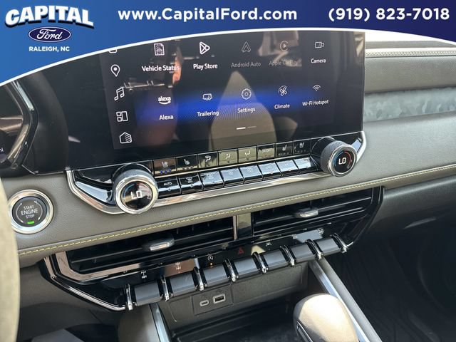 Used 2025 Chevrolet Colorado ZR2 w/ Technology Package AWD/4WD image 27
