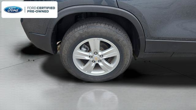 Used 2022 Chevrolet Trax LT w/ LT Convenience Package AWD/4WD image 29