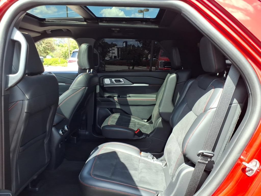 Certified 2025 Ford Explorer ST w/ Sun And Sound Package AWD/4WD image 5
