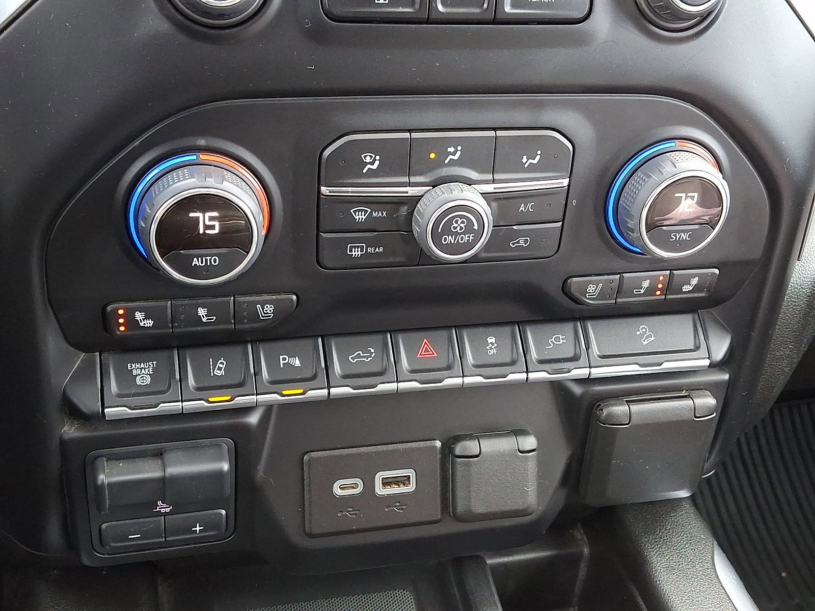 Used 2022 Chevrolet Silverado 3500 LTZ w/ LTZ Plus Package image 23