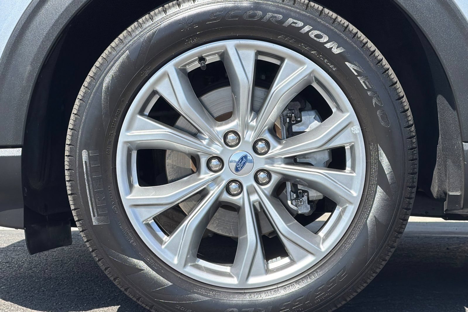 Certified 2023 Ford Explorer Limited RWD image 27
