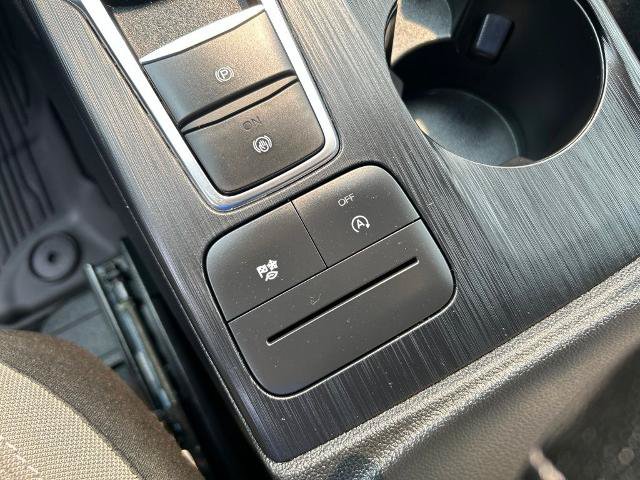 Certified 2022 Ford Escape SE w/ SE Sport Appearance Package AWD/4WD image 29