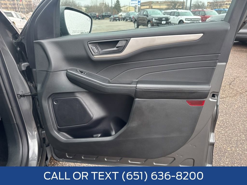 Certified 2022 Ford Escape SE w/ Cold Weather Package image 32