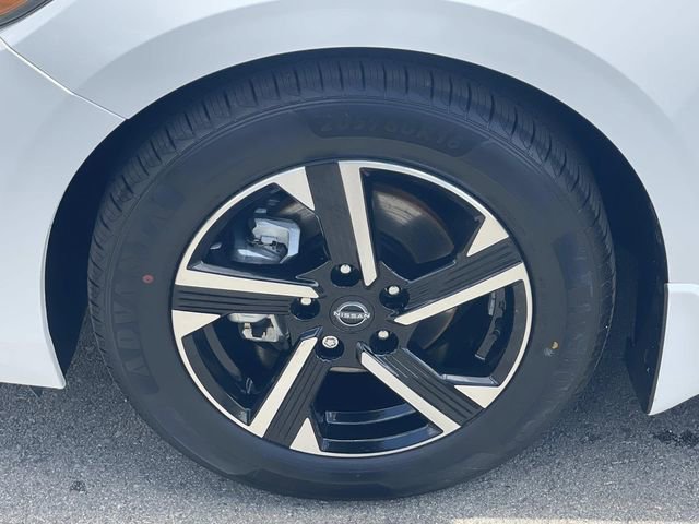 Used 2025 Nissan Sentra SV w/ All-Weather Package FWD image 39