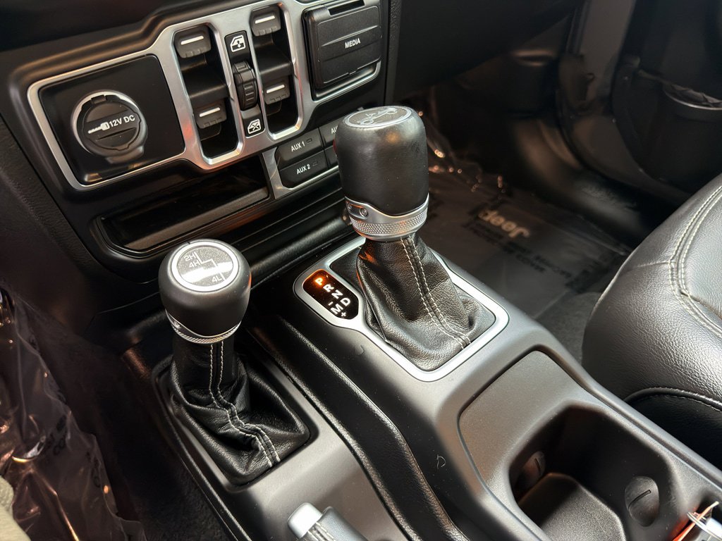 Used 2020 Jeep Wrangler Unlimited Sahara AWD/4WD image 31