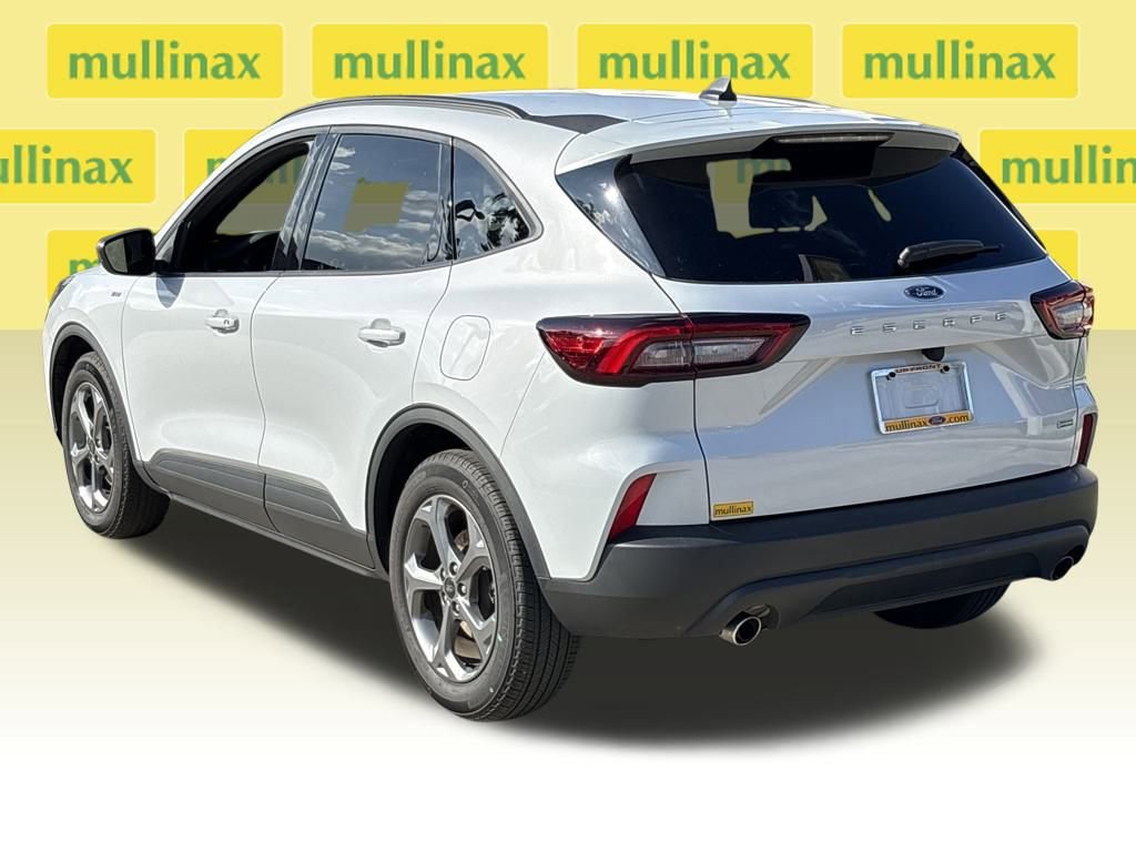 Certified 2025 Ford Escape ST-Line w/ Equipment Group 301A image 9