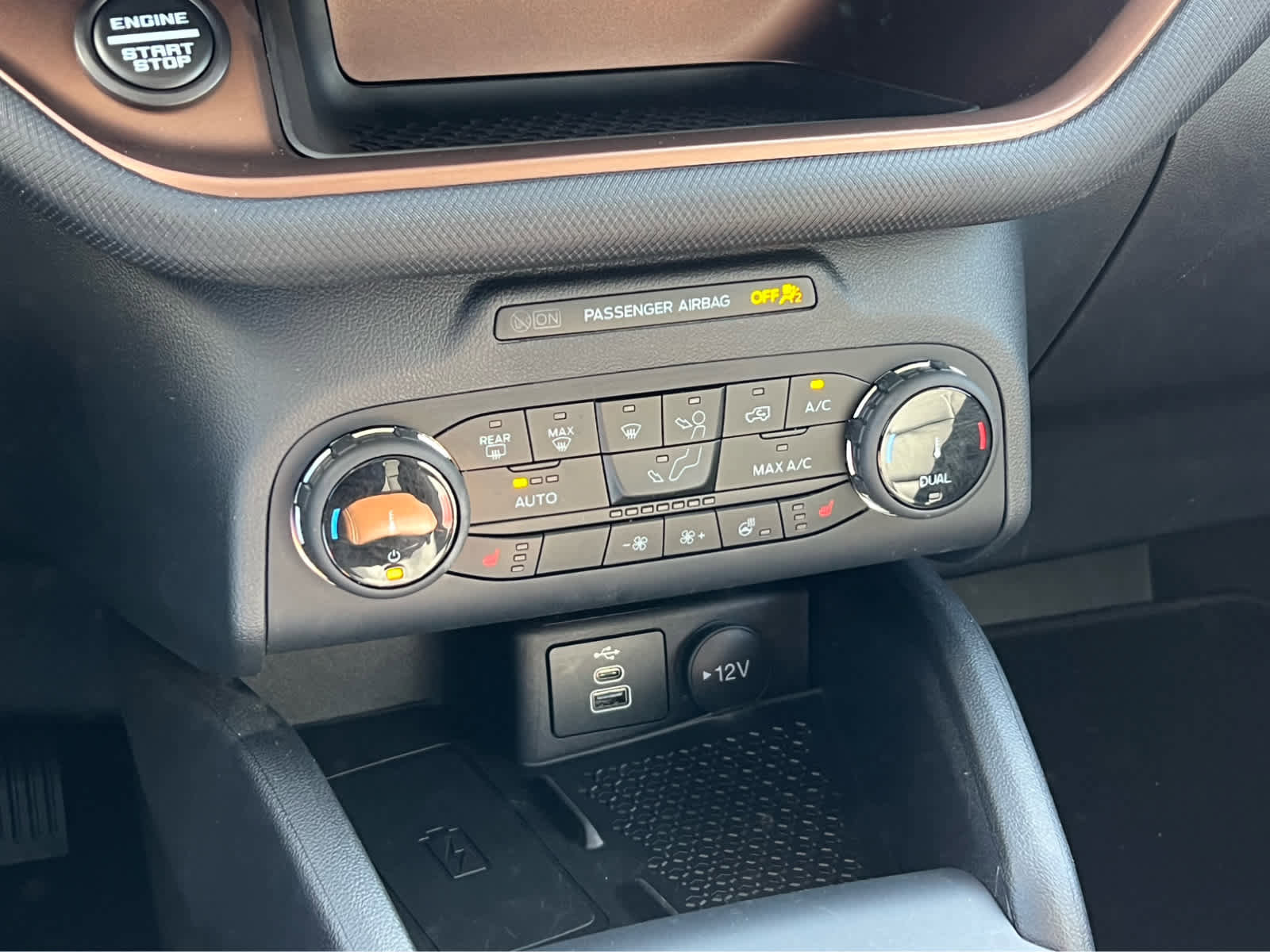 Certified 2024 Ford Bronco Sport Outer Banks w/ Tech Package AWD/4WD image 38