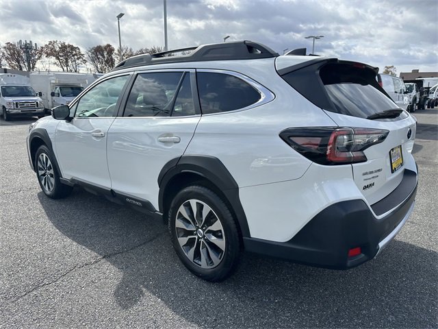 Used 2023 Subaru Outback Limited image 3