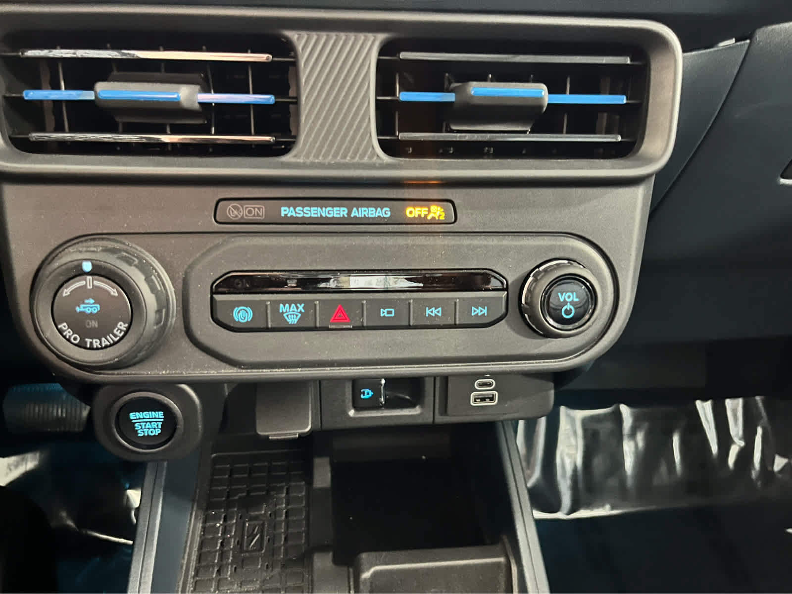 Certified 2025 Ford Maverick Lobo AWD/4WD image 33