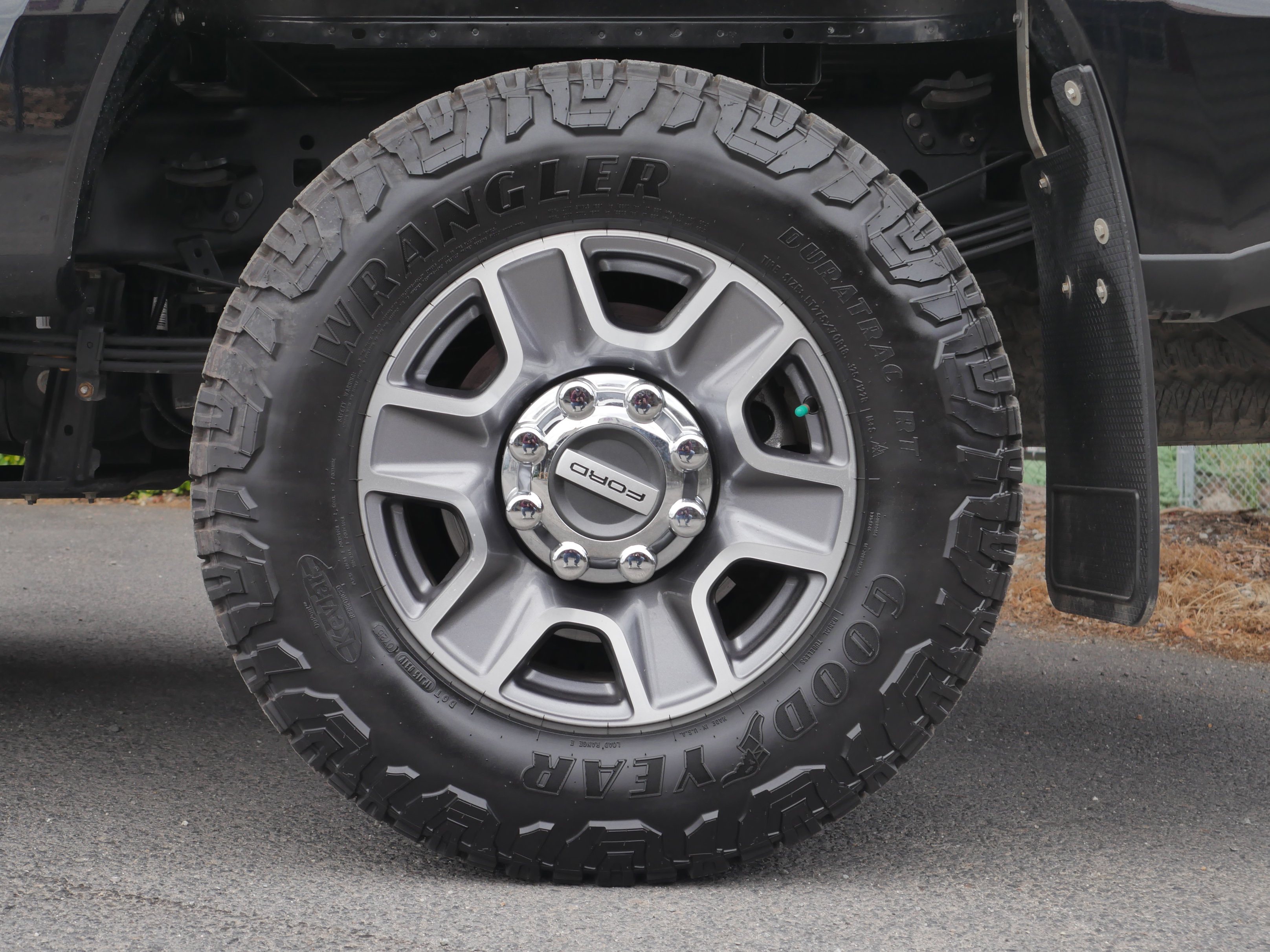 Certified 2024 Ford F350 Lariat w/ FX4 Off-Road Package AWD/4WD image 21