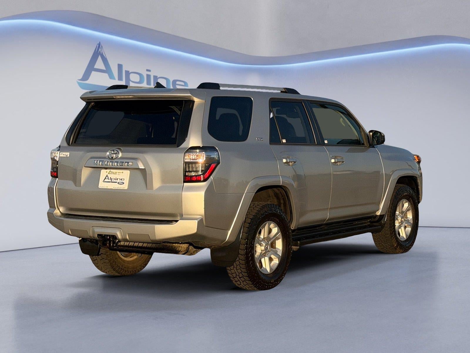 Used 2020 Toyota 4Runner SR5 AWD/4WD image 5
