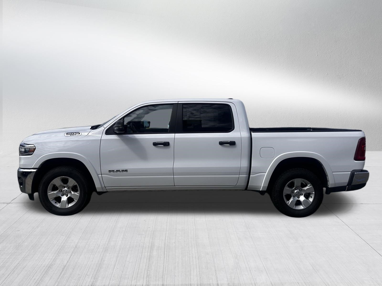 Used 2025 RAM 1500 Big Horn AWD/4WD image 4