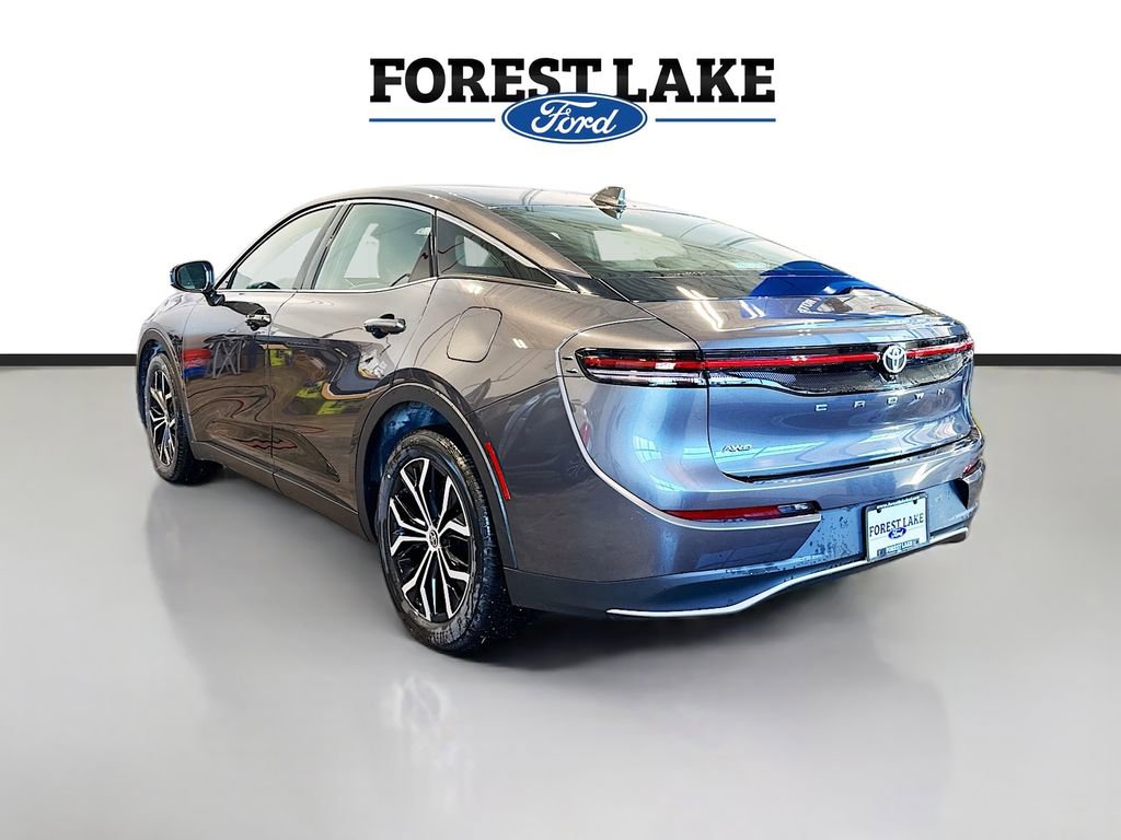 Used 2023 Toyota Crown XLE image 5