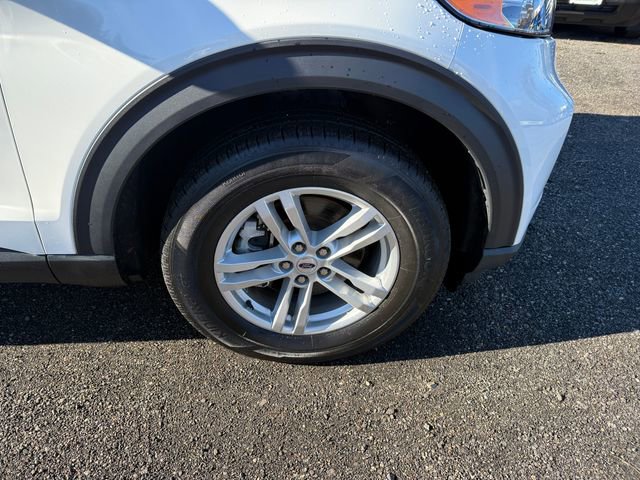 Certified 2022 Ford Explorer XLT w/ Equipment Group 202A image 29