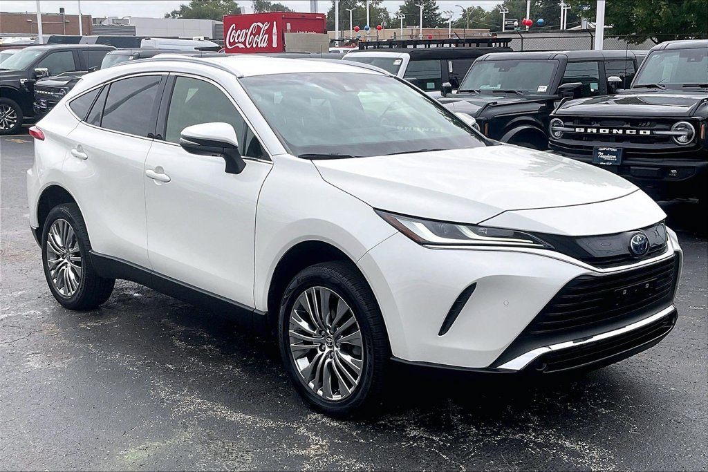 Used 2022 Toyota Venza XLE AWD/4WD image 34