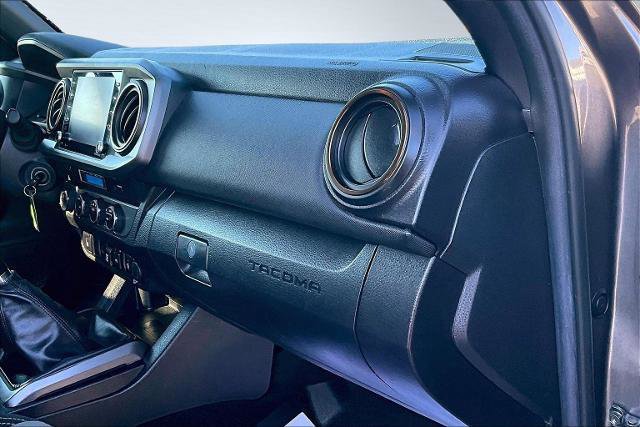 Used 2022 Toyota Tacoma TRD Sport w/ Technology Package image 22