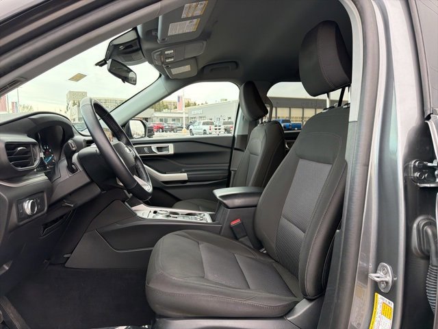 Certified 2022 Ford Explorer XLT w/ Class IV Trailer Tow Package image 9