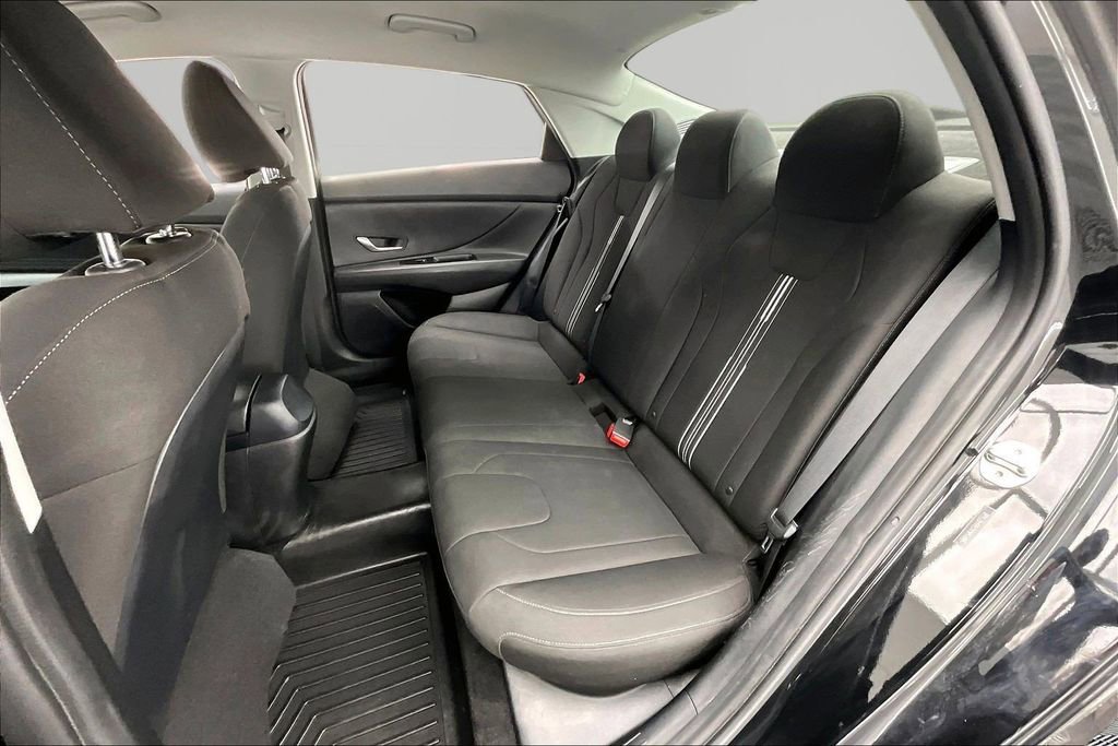 Used 2022 Hyundai Elantra SEL FWD image 26
