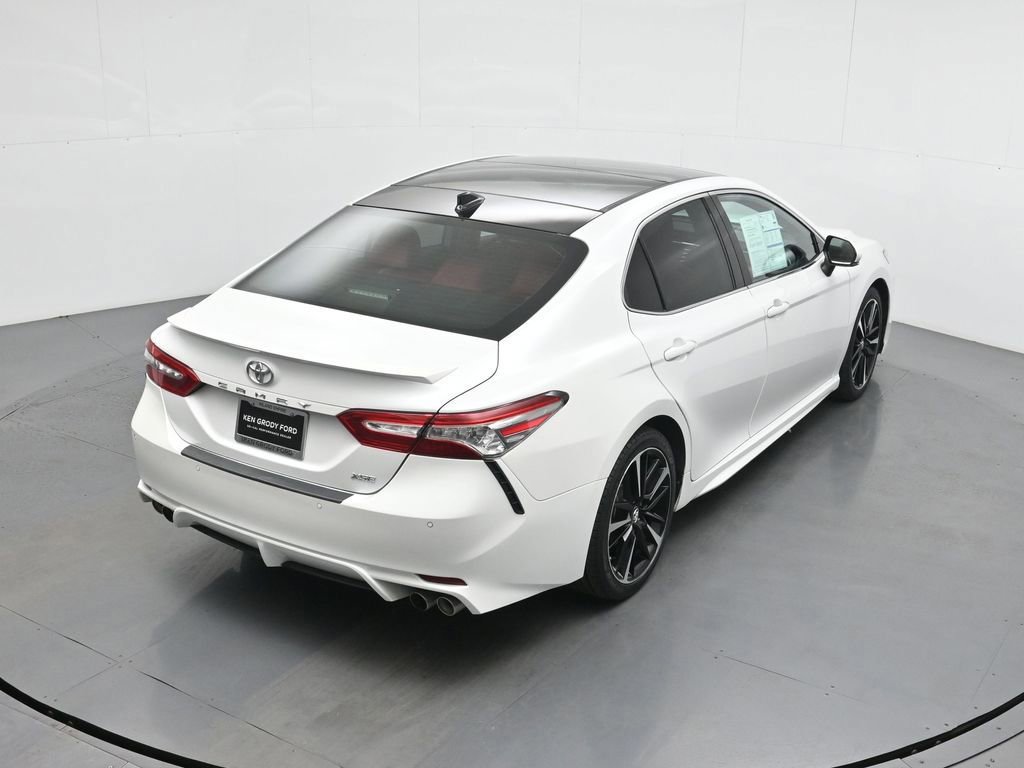 Used 2019 Toyota Camry XSE image 14