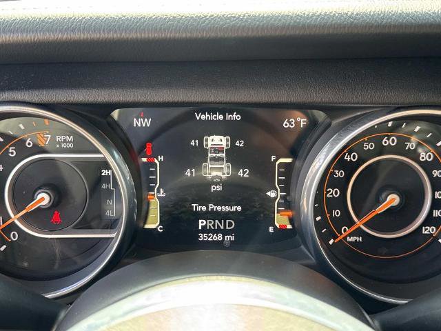 Used 2018 Jeep Wrangler Unlimited Sahara AWD/4WD image 27