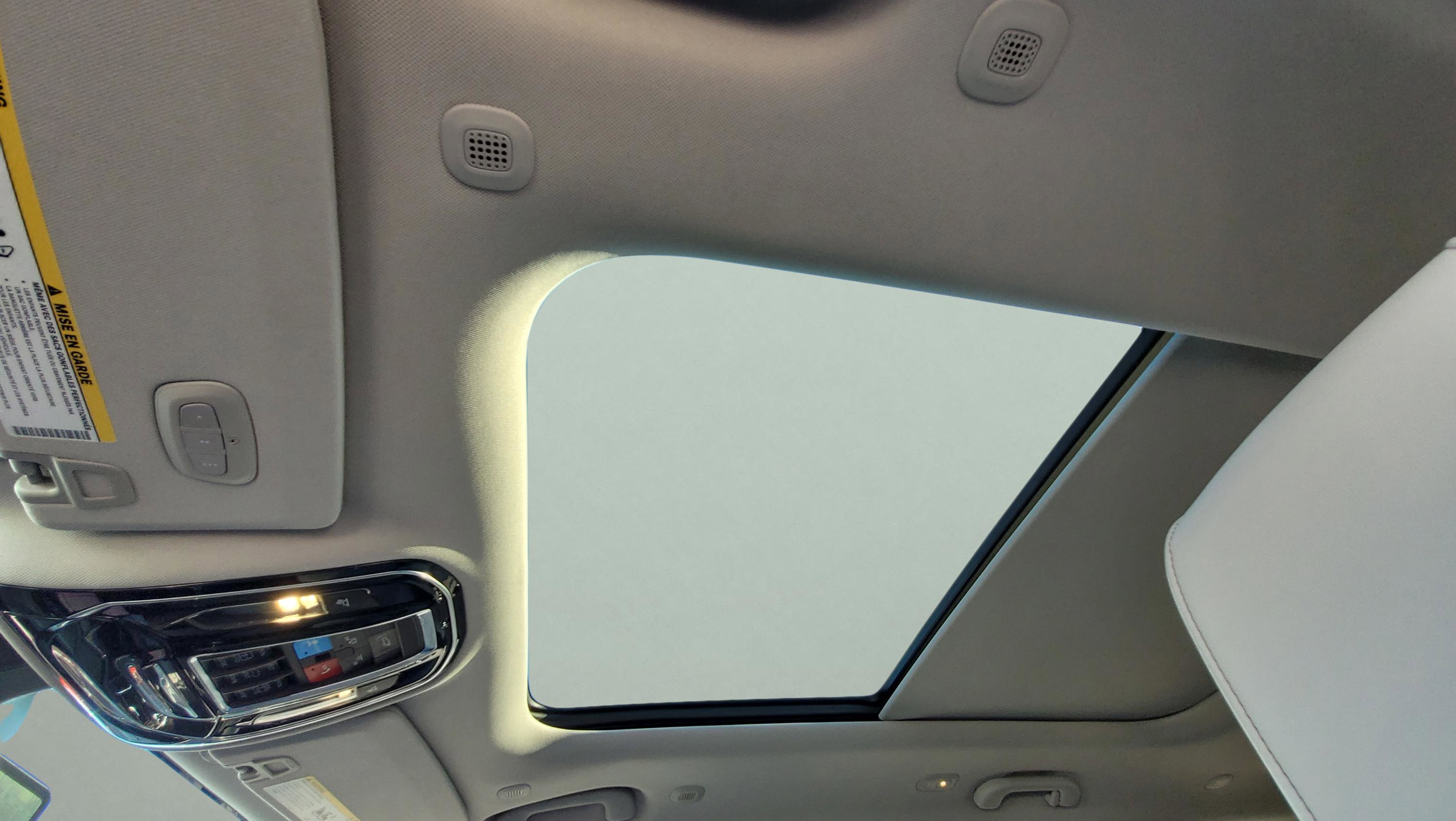 Used 2022 Jeep Grand Cherokee Overland w/ Advanced Protech Group III image 29