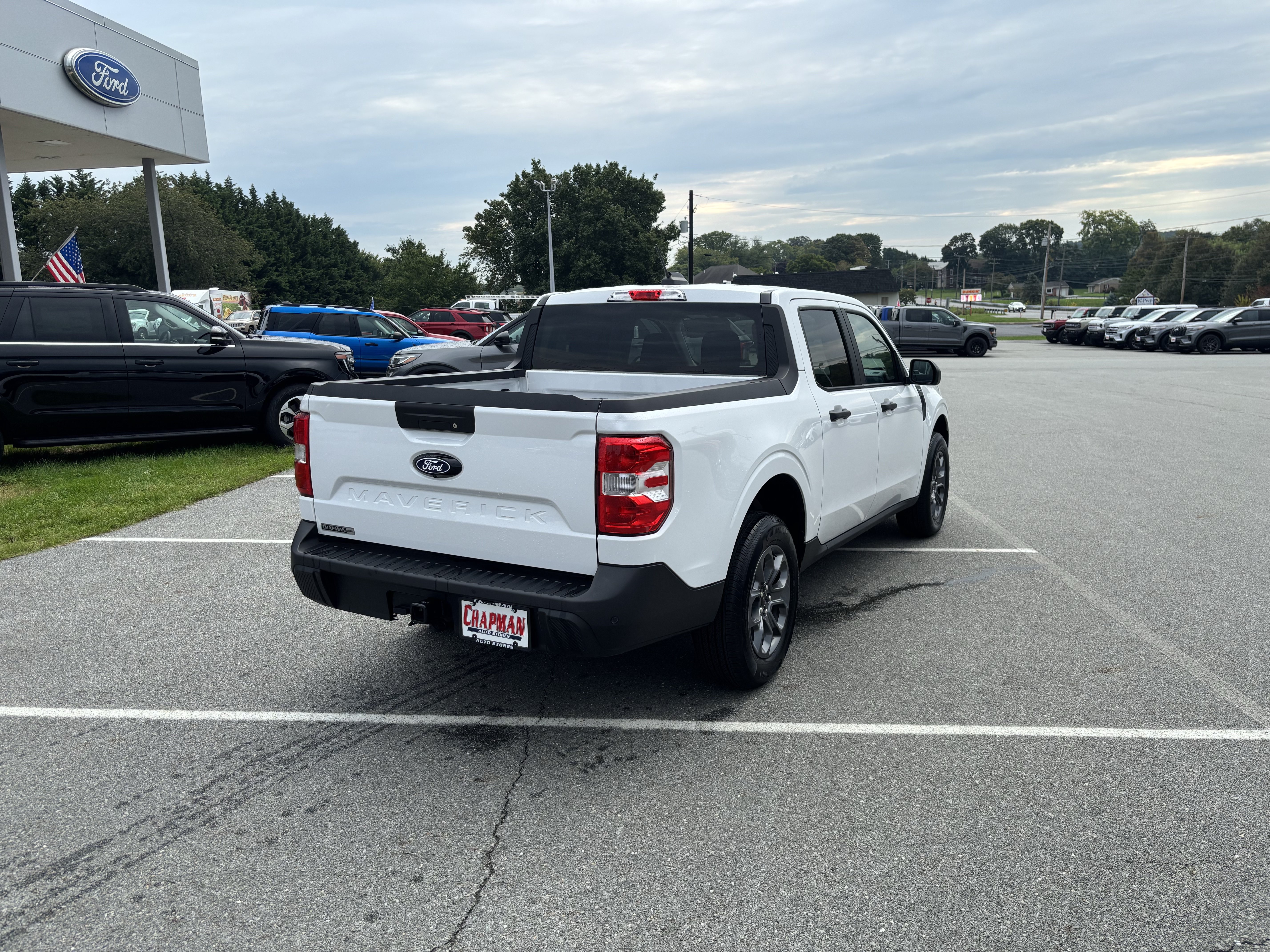 Certified 2025 Ford Maverick XLT w/ Equipment Group 302A AWD/4WD image 7